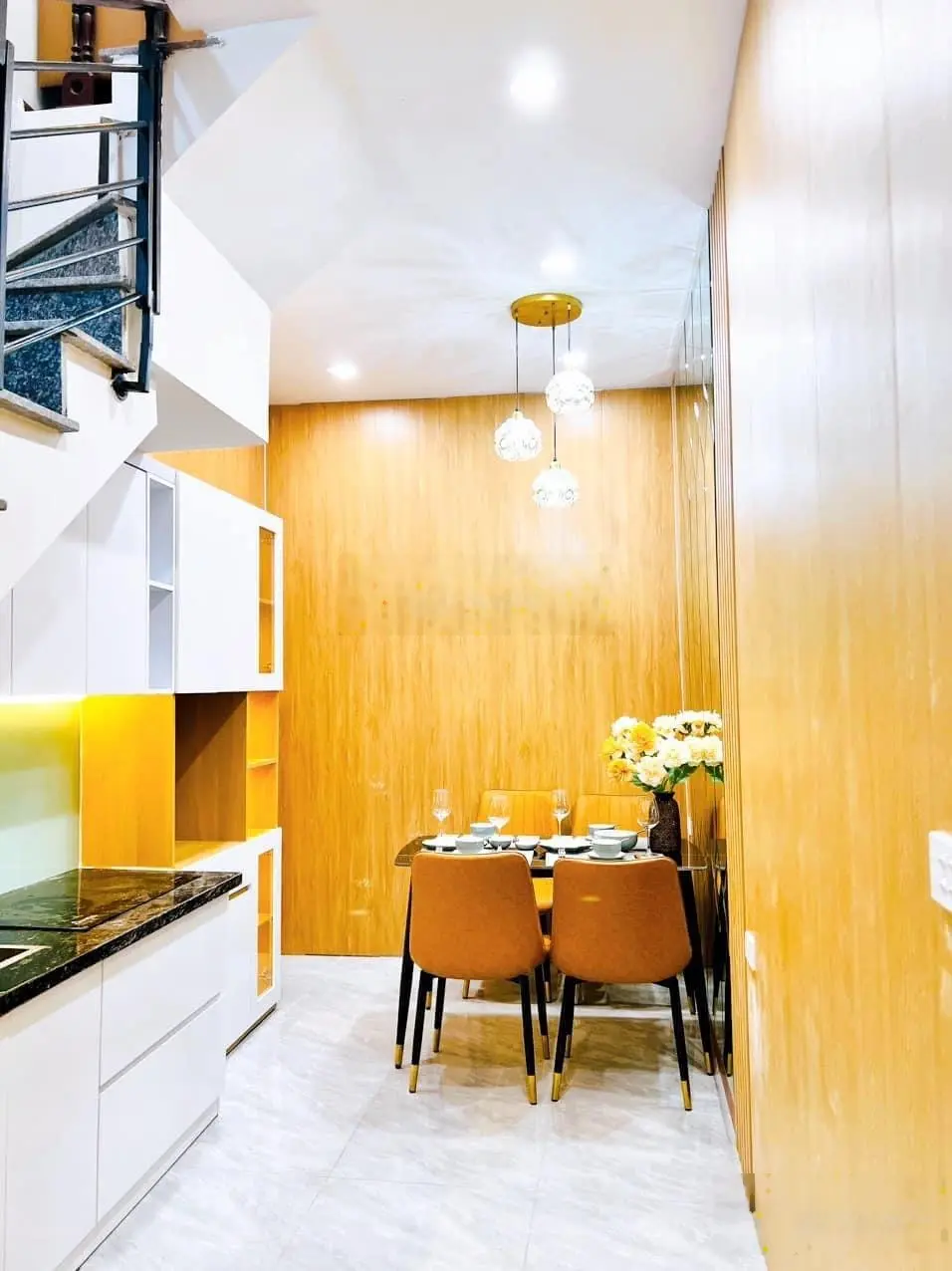 Nhà đẹp ở ngay_19m2*4 tầng_10m ra phố_mặt ngõ kinh doanh_full nội thất_khâm thiên_chỉ 3.7 tỷ
