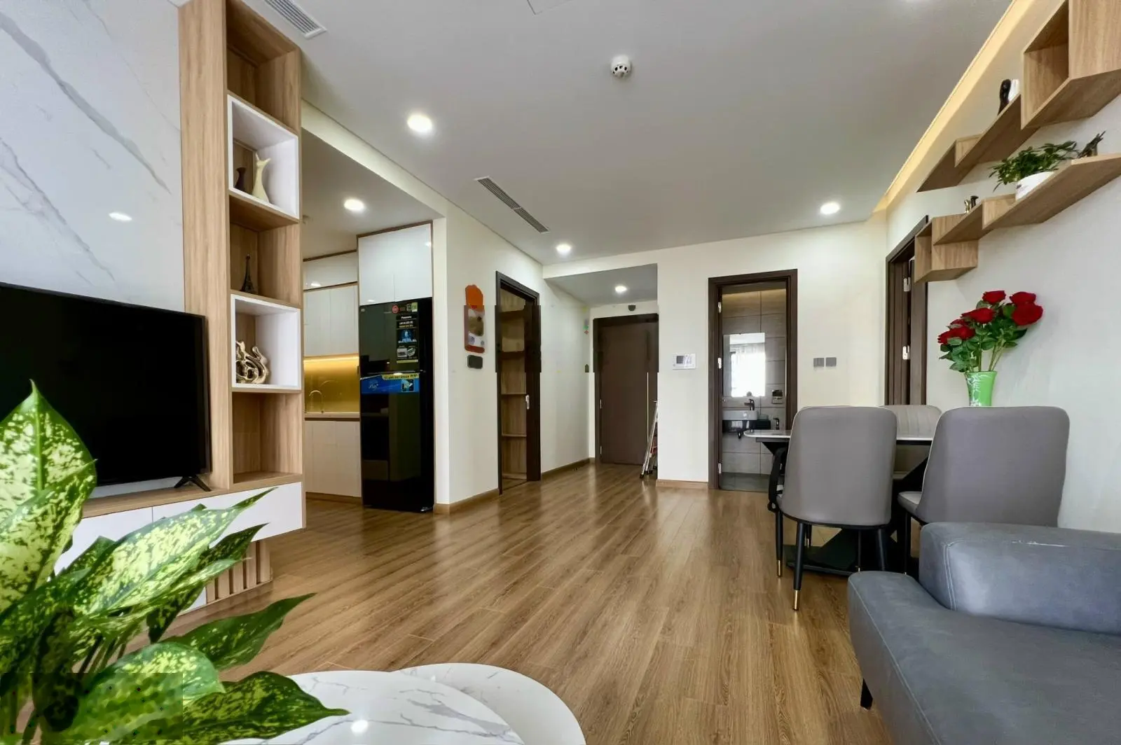 Gia chủ bán căn hộ 70m2 tại Central Field Trung Kính giá 5 tỷ, LH 0336 730 ***