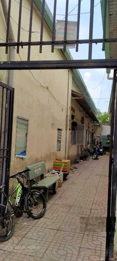 Nhà C4 Long Phước, ngang 15m, 420m2, có sẵn phòng trọ, dòng tiền 20tr/tháng