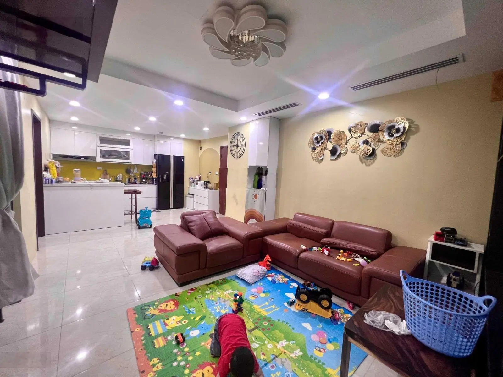 Chính chủ bán căn hộ tại Hà Nội Center Point đơn nguyên 2, diện tích 85m2 (3PN -2WC), full nội thất