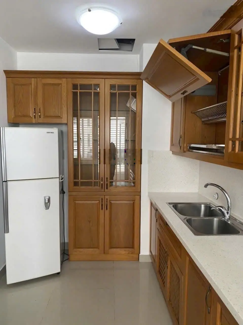 Hàng hot bán căn hộ 2PN tại Riverside Residence view sông 5 tỷ 650 thương lượng. LH Lan 0906 743 ***