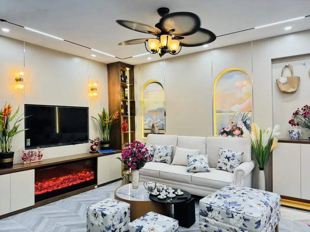 Nhà Đền Lừ - lô góc 2 thoáng - xây 40m2 4 tầng cực đẹp - kinh doanh, oto vào nhà - giá 7,8 tỷ