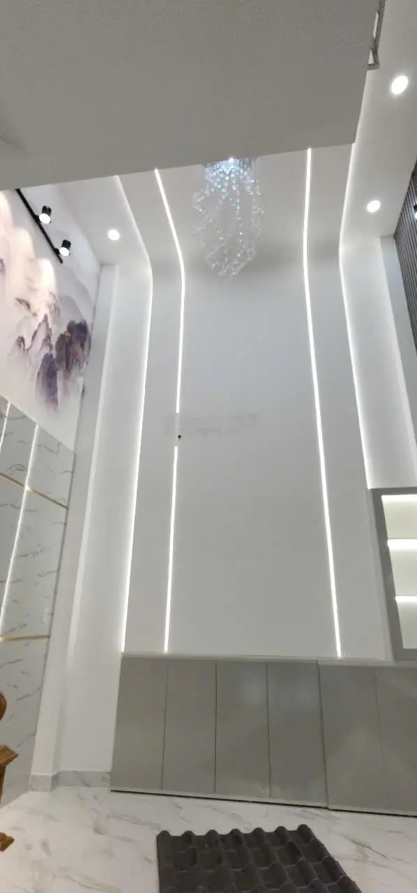 Siêu hot nhà đẹp 4x14m, 3 lầu + sân thượng 2 sẹc mã lò, đường 8m