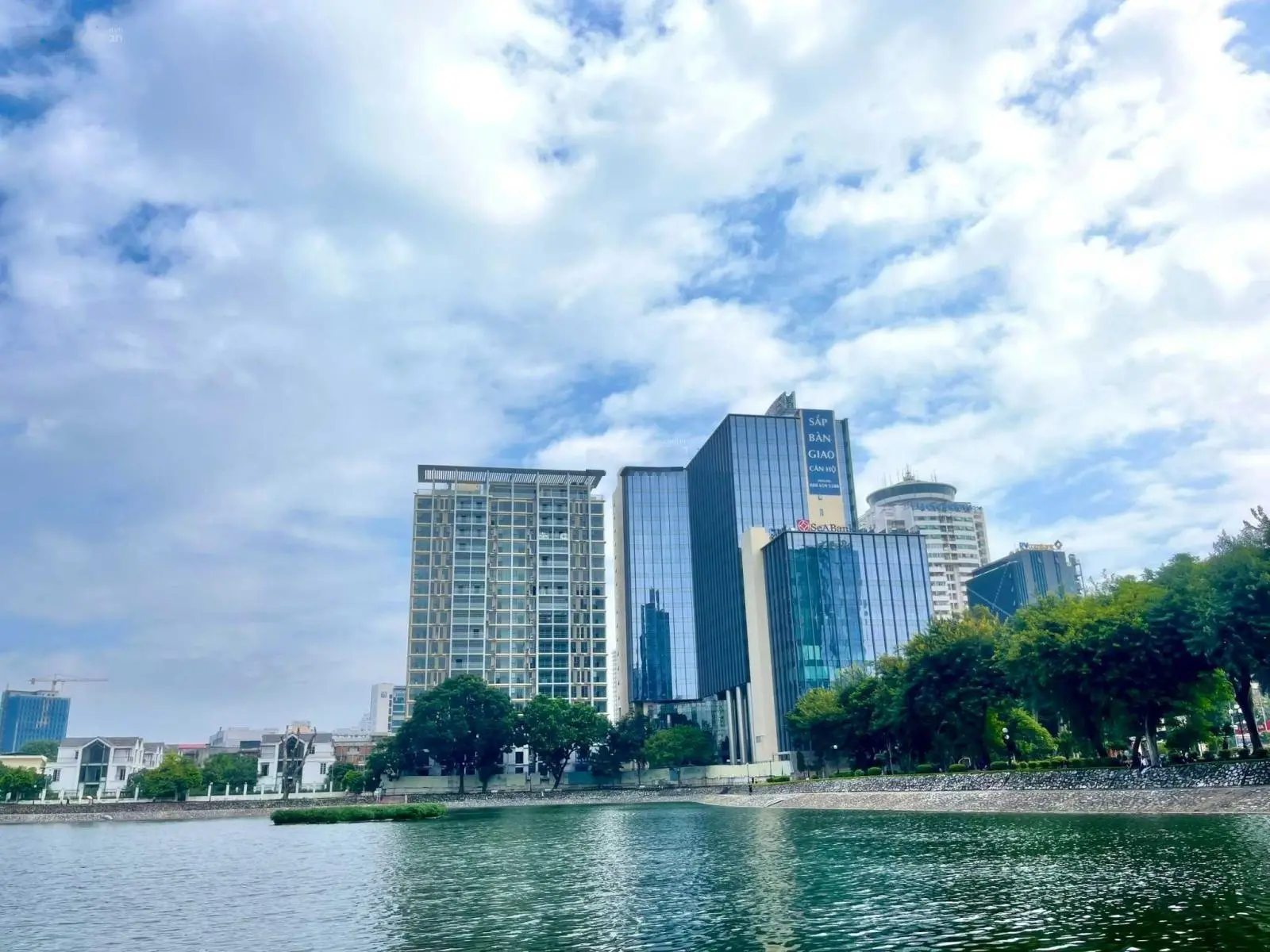 Căn 3PN view trực diện hồ Thành Công nhà ở ngay chìa khóa trao tay tại Diamond Park 16 Láng Hạ