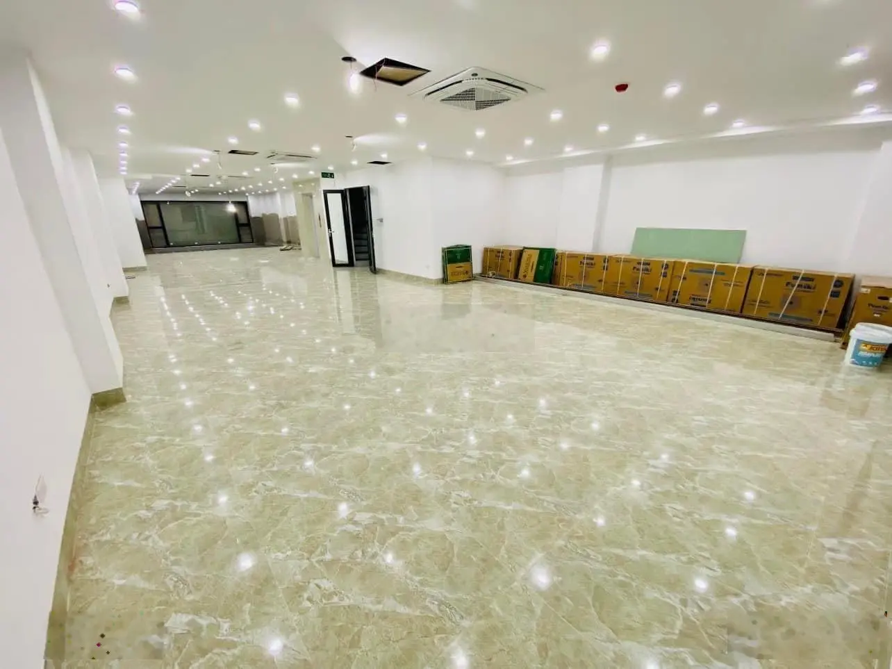 Mặt phố Tôn Đức Thắng - 108m2 x 7tầng thang máy - kinh doanh BẤT CHẤP - MẶT PHỐ LỚN ,GIÁ TỐT NHẤT