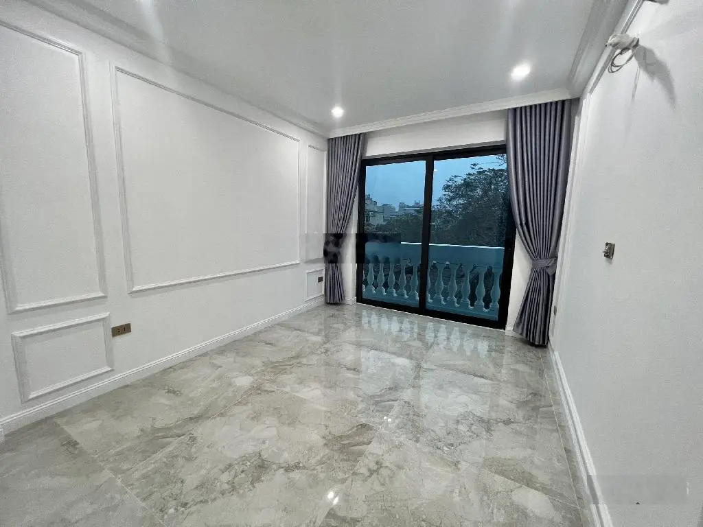 Nóng bán nhà Hữu Hoà (Tả Thanh Oai) diện tích 40m. 5 tầng giá 3.9 tỷ có TL