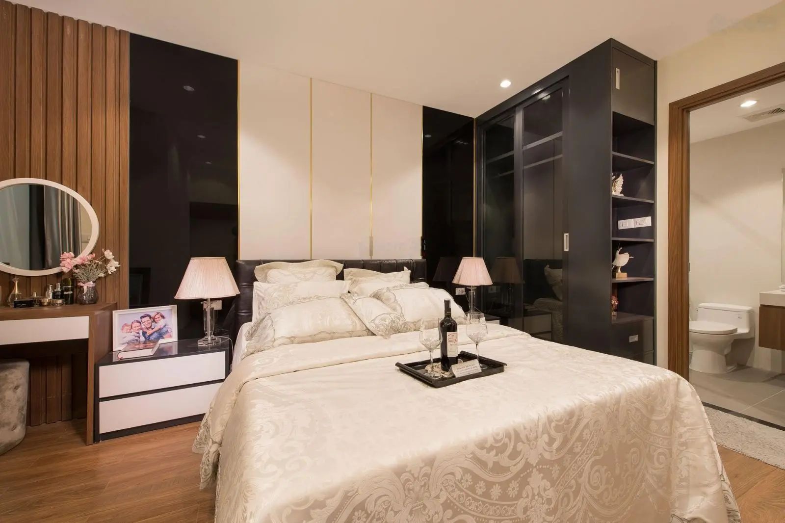 Giá thật, chính chủ bán căn 90m2 3 phòng ngủ ban công Đông Nam giá 5 tỷ CC Sapphire Palace