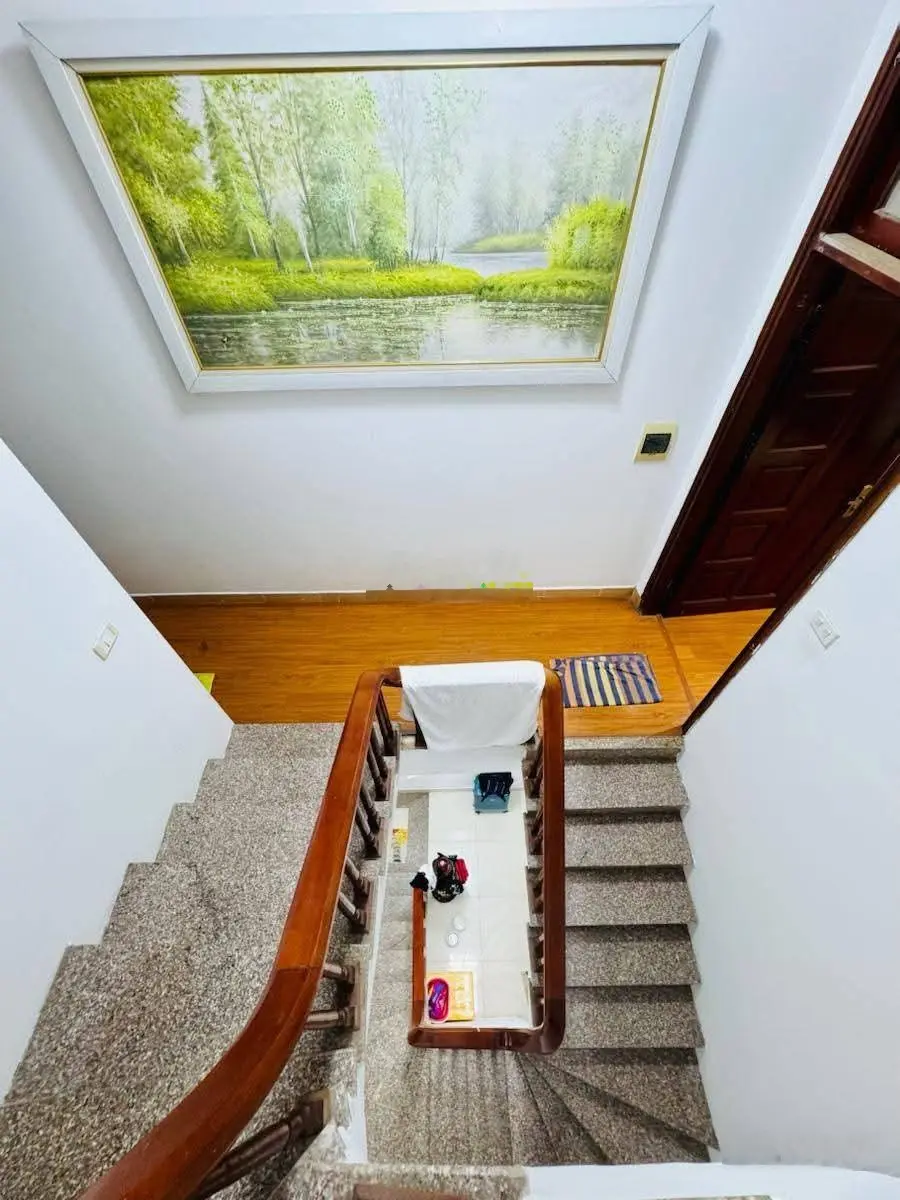 Bán nhà trần cung. 55 m2, 4 tầng dân xây. ngõ nông, thông, 2 thoáng trước sau. giá 10.5 tỷ