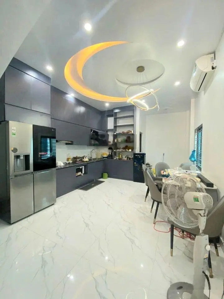 Nhà 4 tầng độc lập lô góc 2 mặt thoáng, có cầu thang máy, ô tô vào nhà tại Trang Quan An Đồng