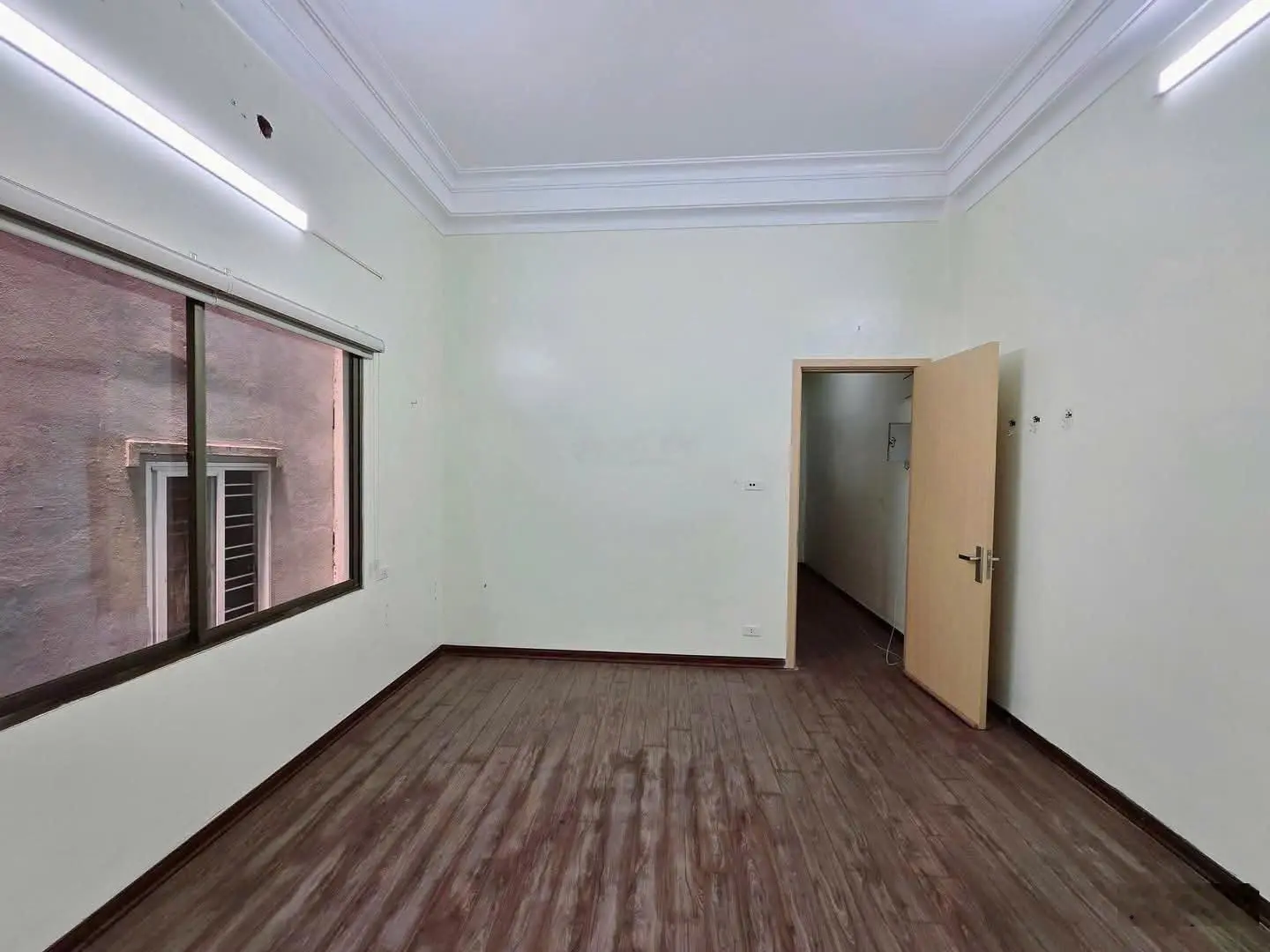 Nhà riêng Vũ Trọng Phụng ô tô đỗ cửa, lô góc 2 thoáng, sổ nở hậu, full nội thất, không quy hoạch