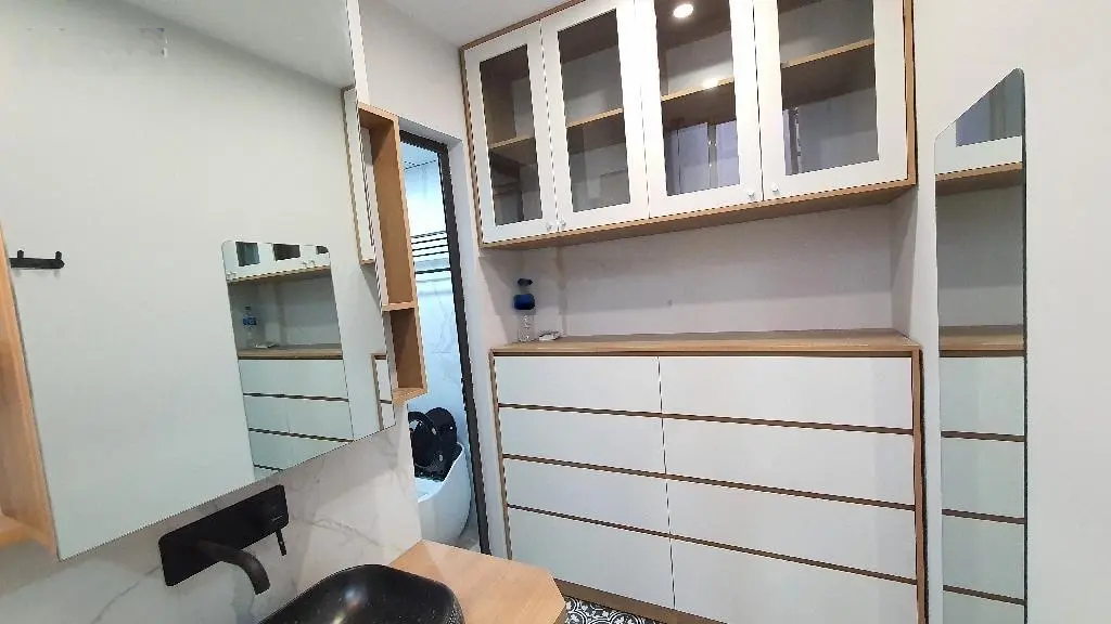 Bán nhà Nguyễn Văn Cừ,phường Gia Thụy,LB. 5 tầng 44m nhà mới,đẹp,30m ra mặt đường NVC, 5,6 tỷ