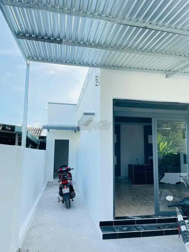 Nhà Cấo 4 Kiên Cố 12 x 20m Full Thổ Cư- 2PN 2WC- Sổ Hồng Riêng Gần Chợ