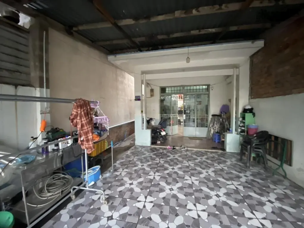 Nhà MT đường 10m - ngang 5m - nở hậu nhẹ - Linh Trung, Thủ Đức - giá tốt
