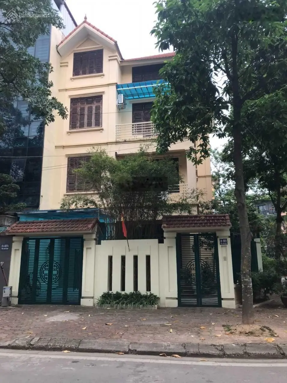 Cần vốn bán gấp BT Bắc Linh Đàm 234m2 giá hiếm 37 tỷ, vị trí đẹp, xây 4 tầng, hoàn thiện đẹp