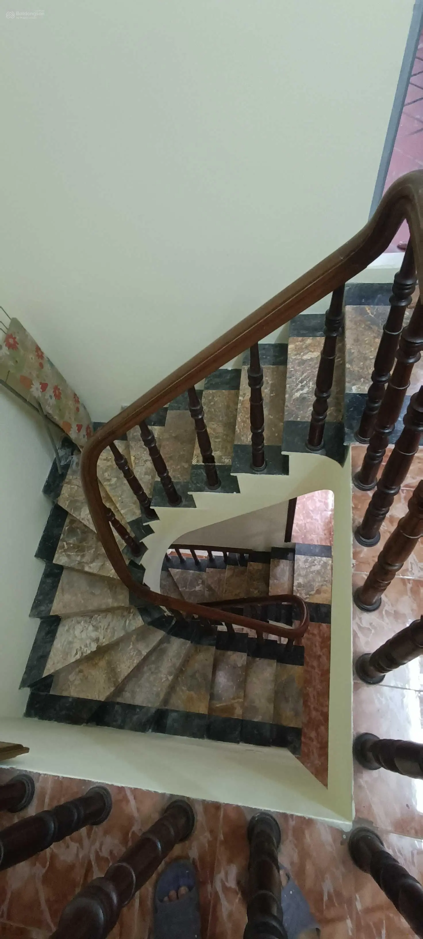 BÁN GẤP NHÀ ĐẸP CẦU GIẤY NGÕ VÍP _ 50M.4 TẦNG .DÂN XÂY.VÔ CÙNG CHẮC CHẮN. OTO ĐẬU CỬA.CHÀO:9.6 TỶ