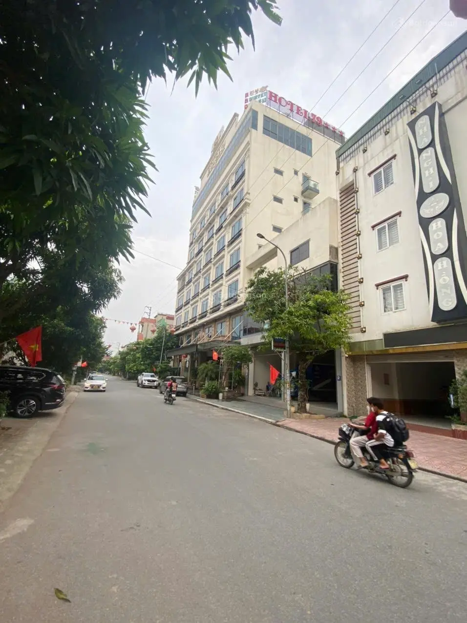 bán tòa khách sạn căn hộ 11,5 tầng