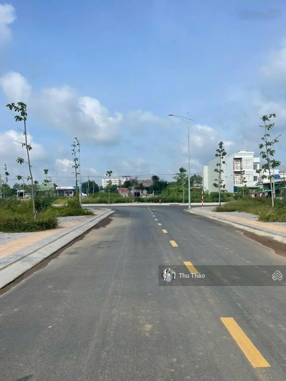Cần xoay tiền bán đất Lộ Thống Nhất, gần chợ Phường 7, Bến Tre DT 120m2. Sổ Sẵn