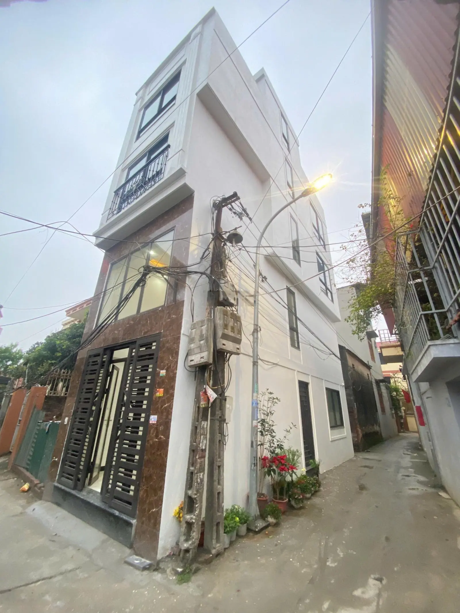 Siêu hot. Bán nhà An Thượng, ngõ 3m, lô góc xây độc lập. DT 39m2, 4 tầng. Giá 4.3 tỷ