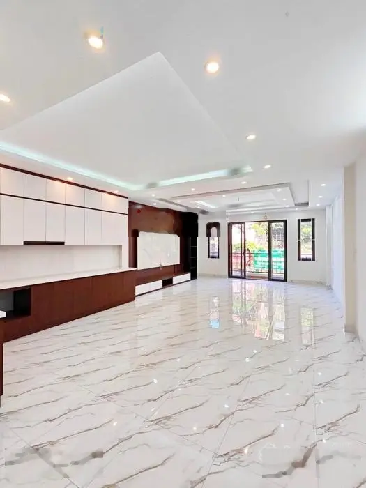 Ngõ thông ô tô - kinh doanh - nhà dân xây - 56m2 - 8.9 tỷ - giá tốt nhất khu vực