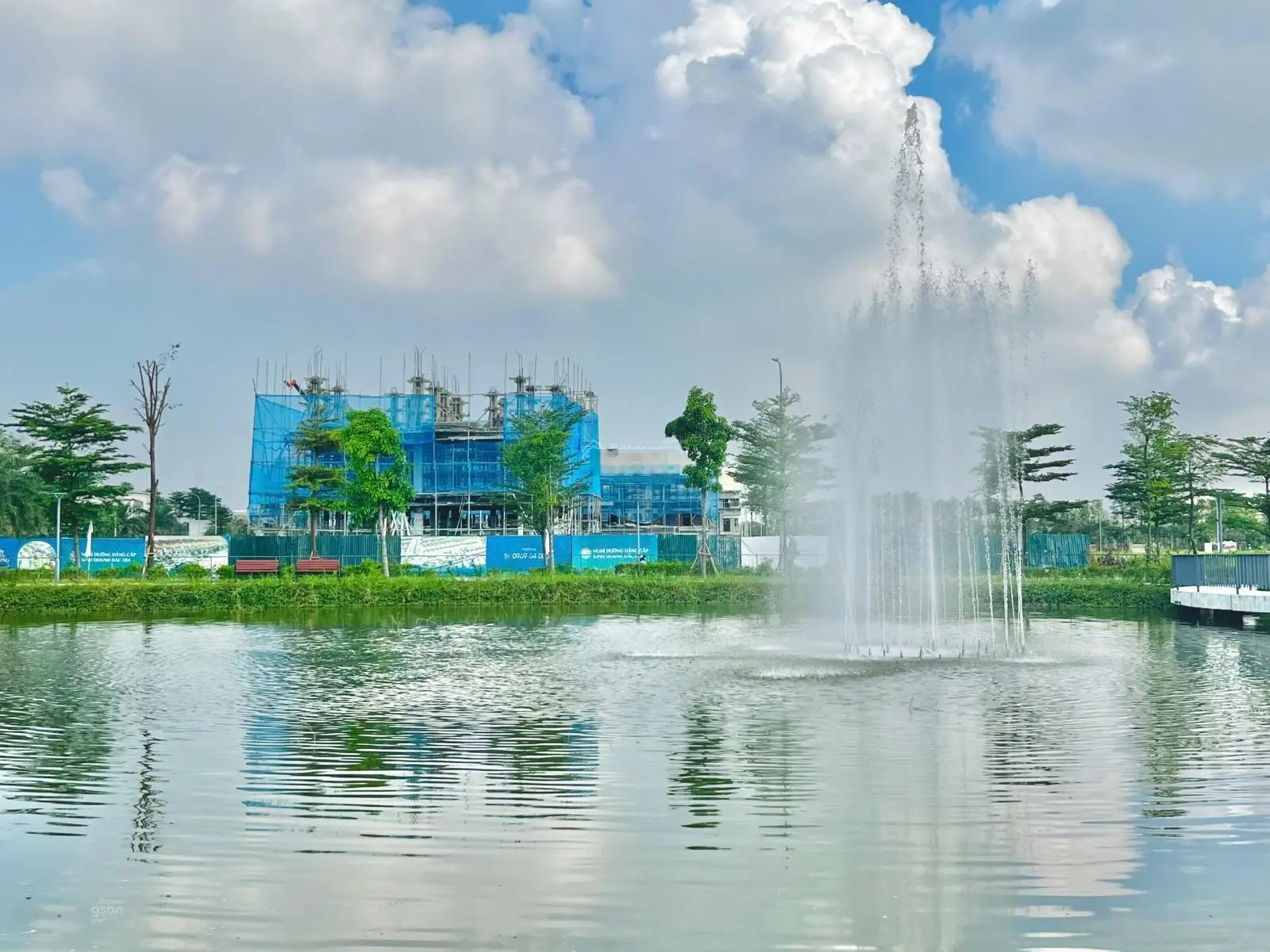 Vốn từ 4,x tỷ sở hữu biệt thự 180m2 View hồ, cách Long Biên 12km. Giá gốc CĐT, lãi suấT 0%/1 năm