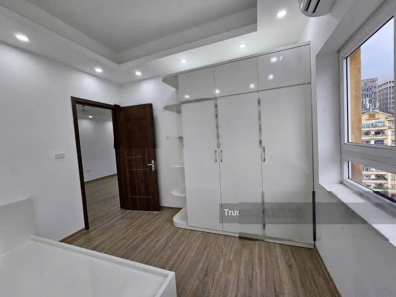 Nhà dân xd 6T, 2 mặt ngõ sát đường Trần Duy Hưng Cầu Giấy HN, 59m2 Mt4m chào 15,9 tỷ Ô tô qua nhà,