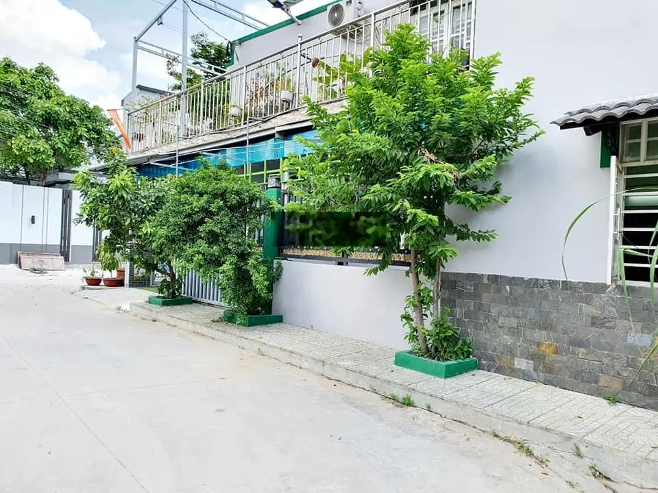Cần bán nhà đẹp, nở hậu, 2 mặt tiền gần đường Vành Đai 3, đại học Thủ Dầu Một