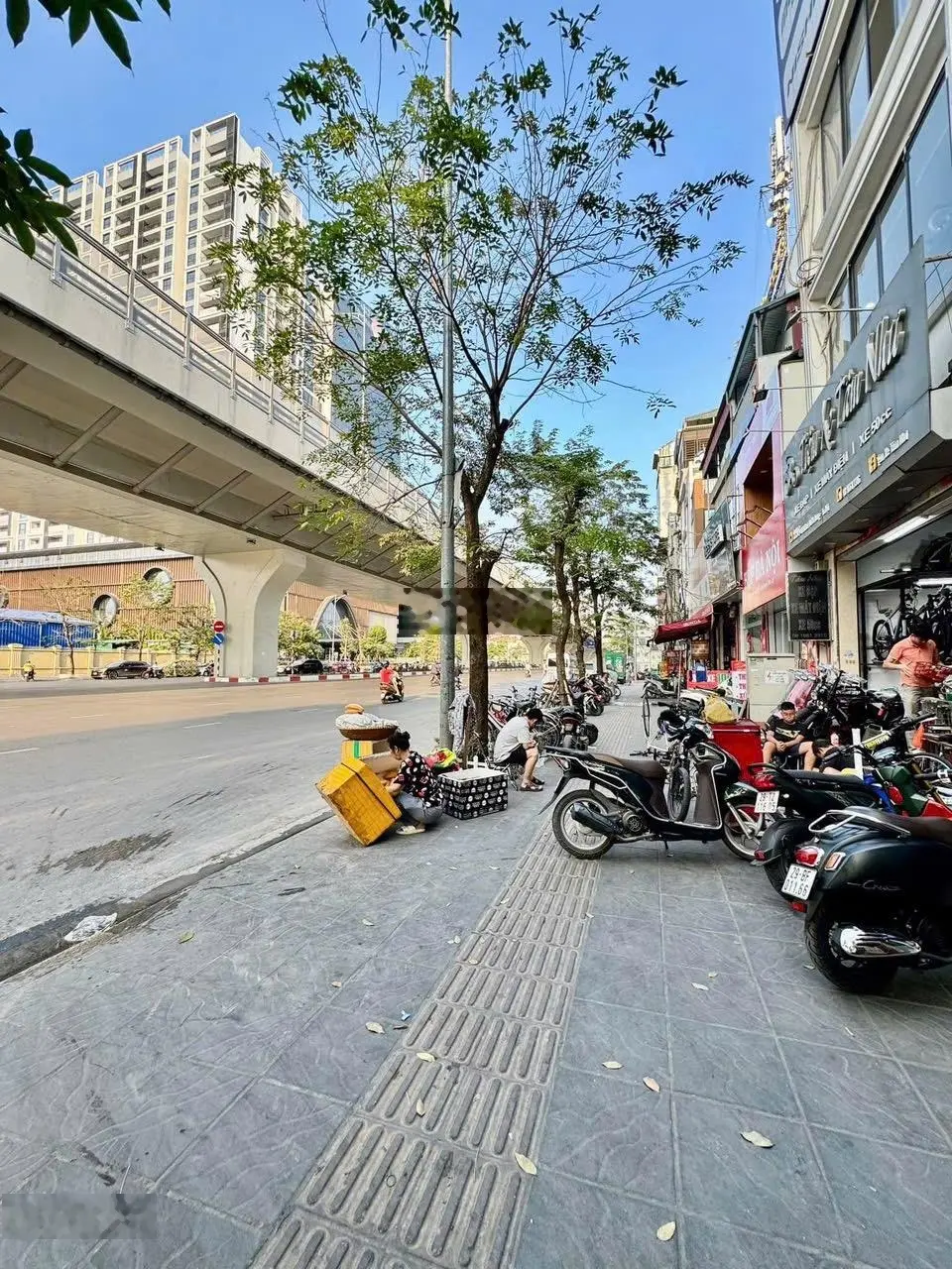 Bán Mặt phố Minh Khai, Hai Bà Trưng . DT 46m2 2Tầng Mặt tiền 5m. giá: 22.5 tỷ.LH 0383 426 ***