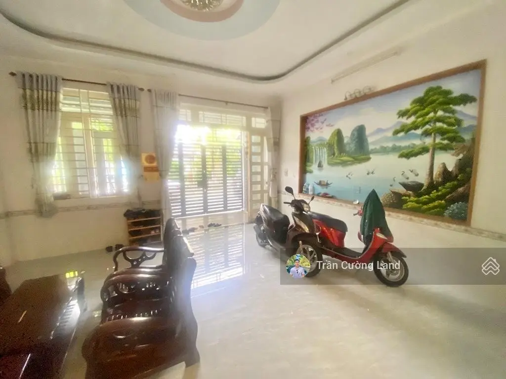 Nhà mặt tiền đường ngang 6m - 80m2, khu phân lô view công viên đẹp, gần chợ thủ đức - 10 nhỉnh