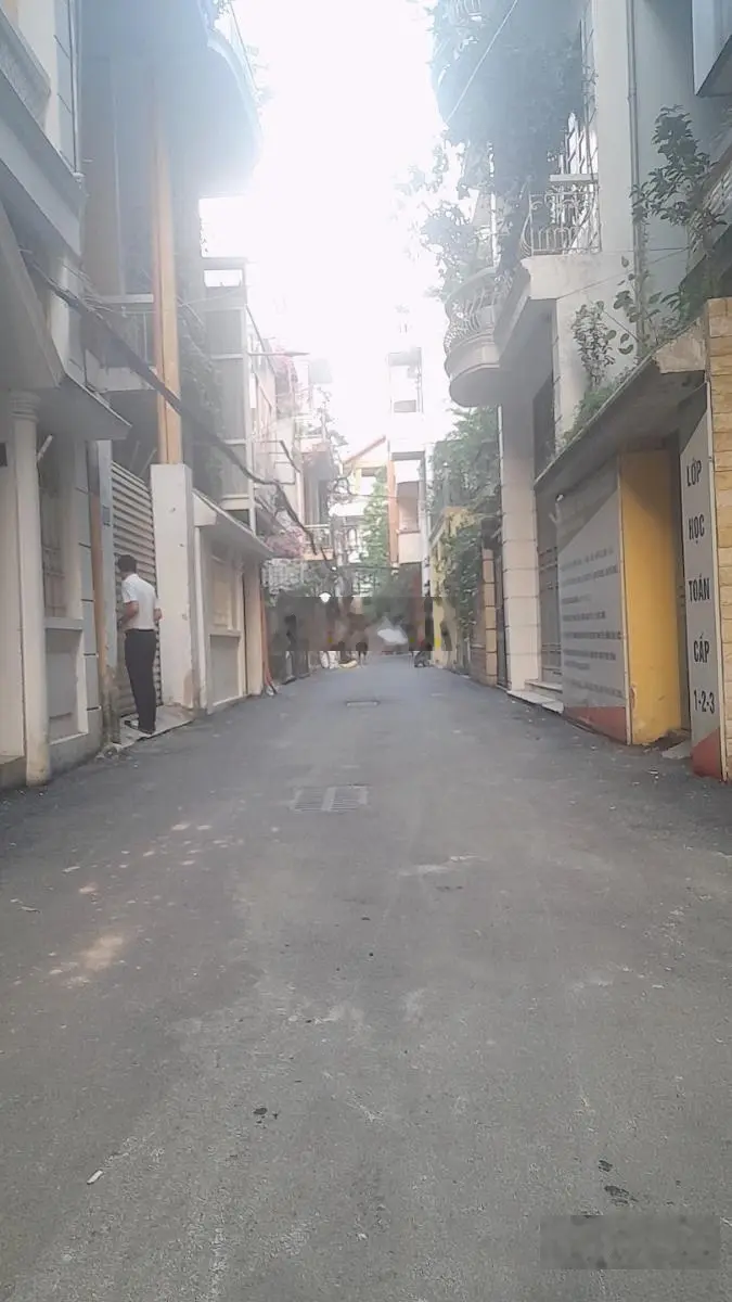 Đất Lạc Long quân, Tây Hồ. Ô tô vào nhà, 78 m2, mặt tiền 7 m. Sổ đỏ chính chủ, giá 20,3 tỷ
