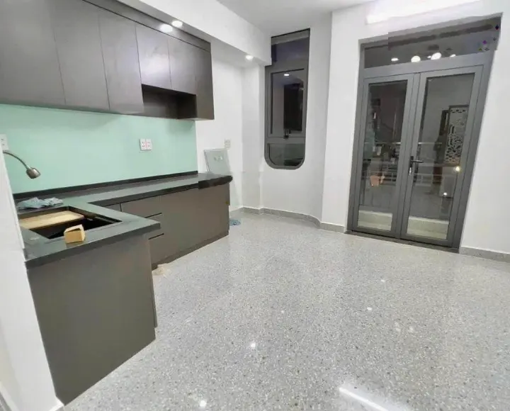 Nhà Liên Khu 4 - 5, diện tích 30m2, mặt tiền 5m, kết cấu bê tông cốt thép, 2 lầu, 4 phòng