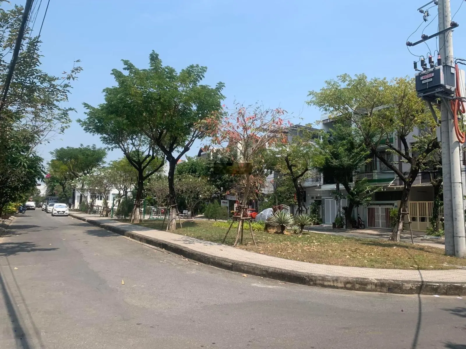 Cần bán lô góc đường Phan Sỹ Thực diện tích 8,5x16m 173m2 hướng Đông Nam đường 5,5m, giá 5,8 tỷ TL