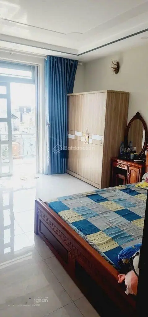 CHDV mặt tiền 5 tầng. 10p. Cho thuê 30tr. 4x25. 100m2. Đang ngợp. 7tyx