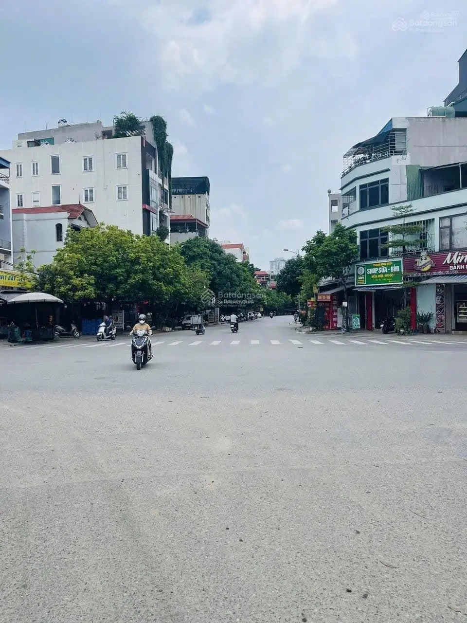 Bán đất mặt phố Bà Triệu, Hà Đông 60m2, mt5, kinh doanh vô địch, vị trí vip, xây 7 tầng thang máy