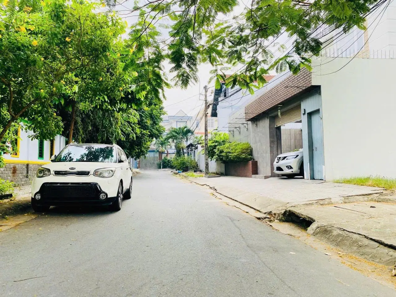 Bán nhà Biệt Thự - ngay UBND Quận 9 cũ - 230M2 - 4 Tầng - sát Xa Lộ Hà Nội - Ga Metro