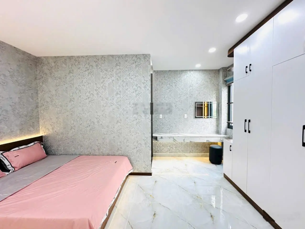 Bán Nhà 10m x 5m. Xây mới 3 lầu hẻm 10m chỉ sau nhà mặt tiền đường Liên Khu 2-5 P.Hiệp Thành