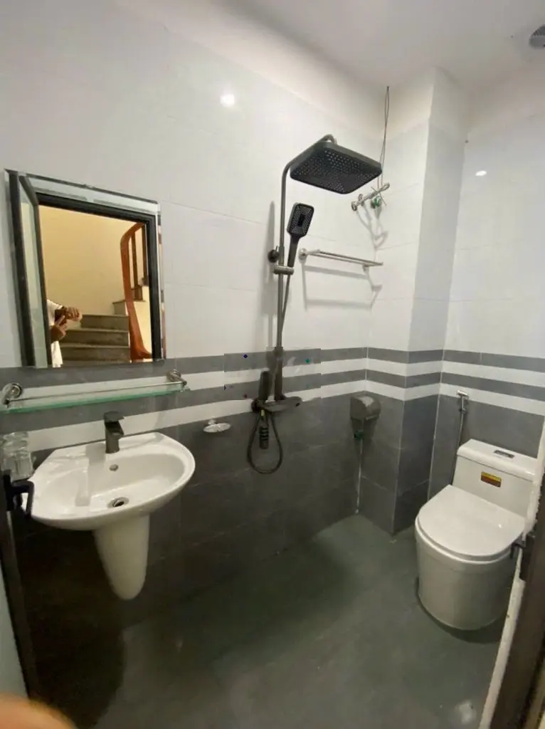 Nhà trong đê Đồng Mai 35m2*4T*5PN Giá 2.78 Tỷ CTL 20m ra ô tô thông