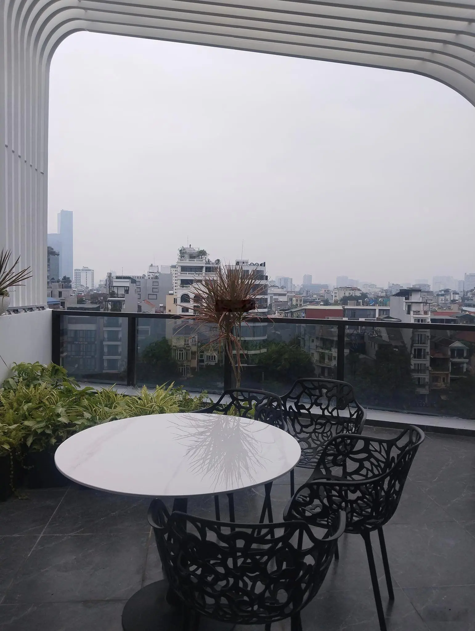 Siêu Phẩm Bán Nhà Đội Cấn, Ba Đình 70m x 8 Tầng - Thang Máy - THông Sàn - View Hồ - Oto Tránh.
