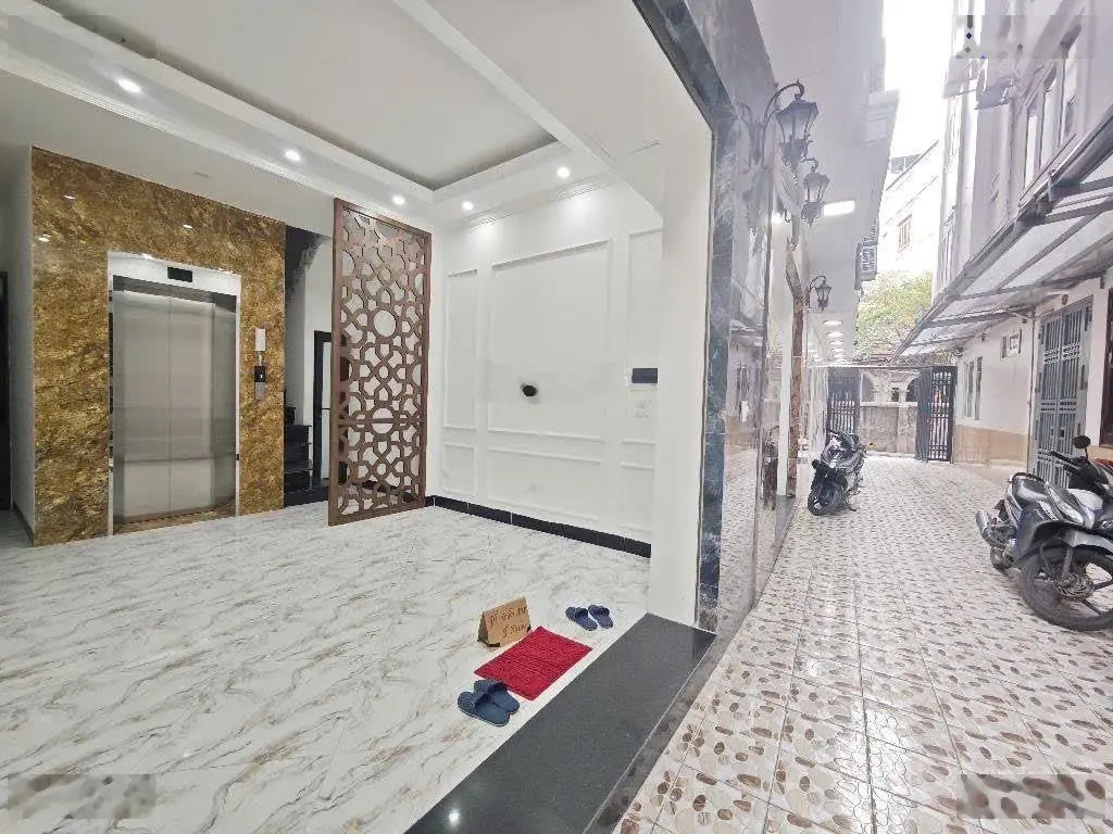 Bán nhà siêu đẹp Cầu Giấy, 6 tầng, thang máy, ngõ nông, gần phố,dt 30m2, mt rộng 4.6m, 4pn