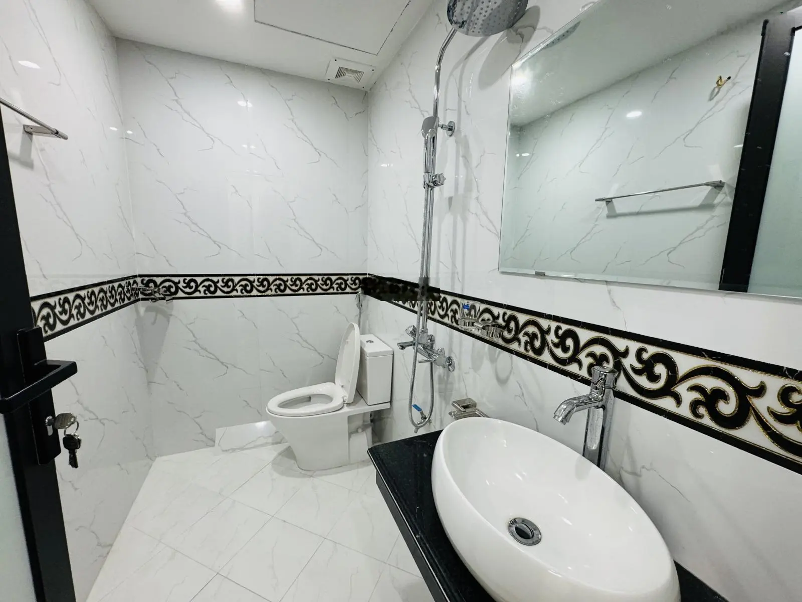 Vị trí đẹp nhất Đại La, mới 7 tầng thang máy, vỉa hè rộng, quy hoạch ổn, giá đầu tư, 58m2 MT 4,2m