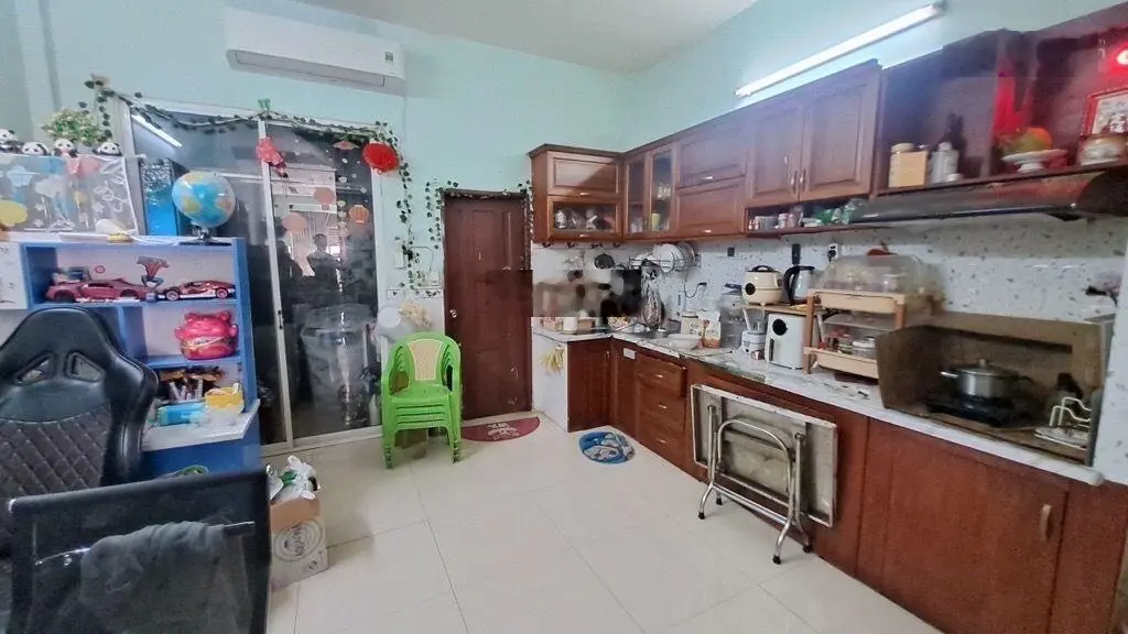 Bán nhà mặt tiền kinh doanh 2 tầng 64m2 đường Kênh Tân Hóa, P. Hòa Thạnh, Tân Phú