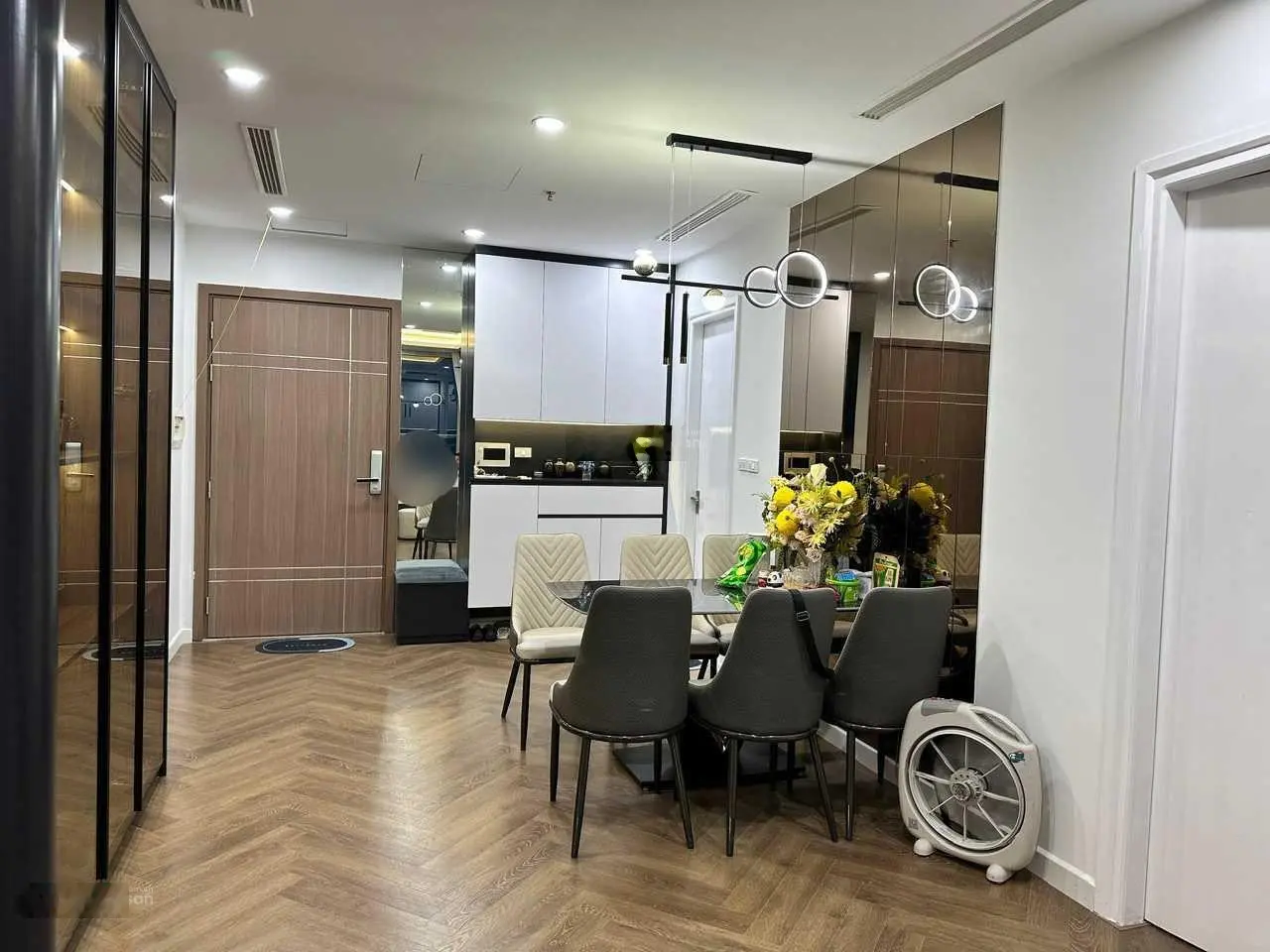 0333 191 *** chính chủ cần bán gấp CH 2N 2VS Vinhomes Gardenia view bể bơi, DT: 80m2 giá bán 5 tỷ 7