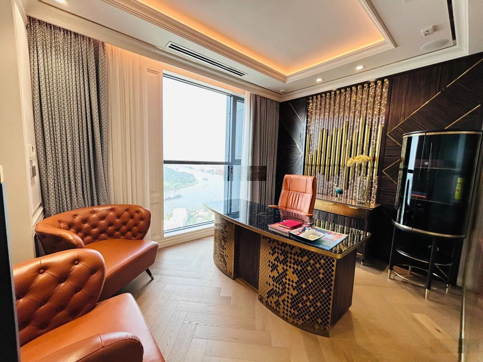 Bán penthouse nội thất sang trọng view sông q2 thảo điền. liên hệ 0902 835 ***