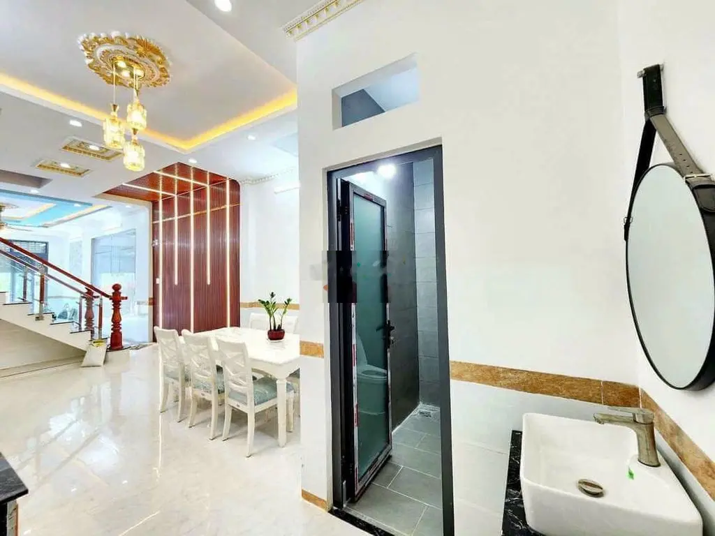 Thường Xuyên Đi Công Tác Xa Nhà Nên Tôi Cần Bán Lại Căn Nhà Này