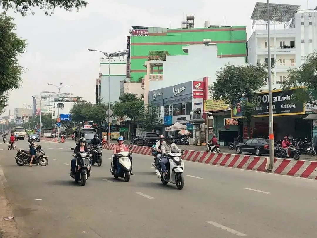 Cần bán nhà mặt tiền đường Lê Trọng Tấn quận Tân Phú
