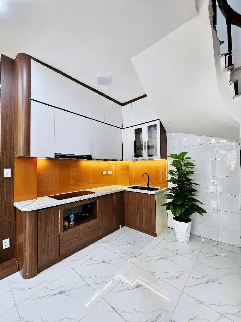 Bán nhà riêng tại Lĩnh Nam, Hoàng Mai, Hà Nội, 5,65 tỷ, 33 m2, 3PN + 4WC, nội thất đầy đủ