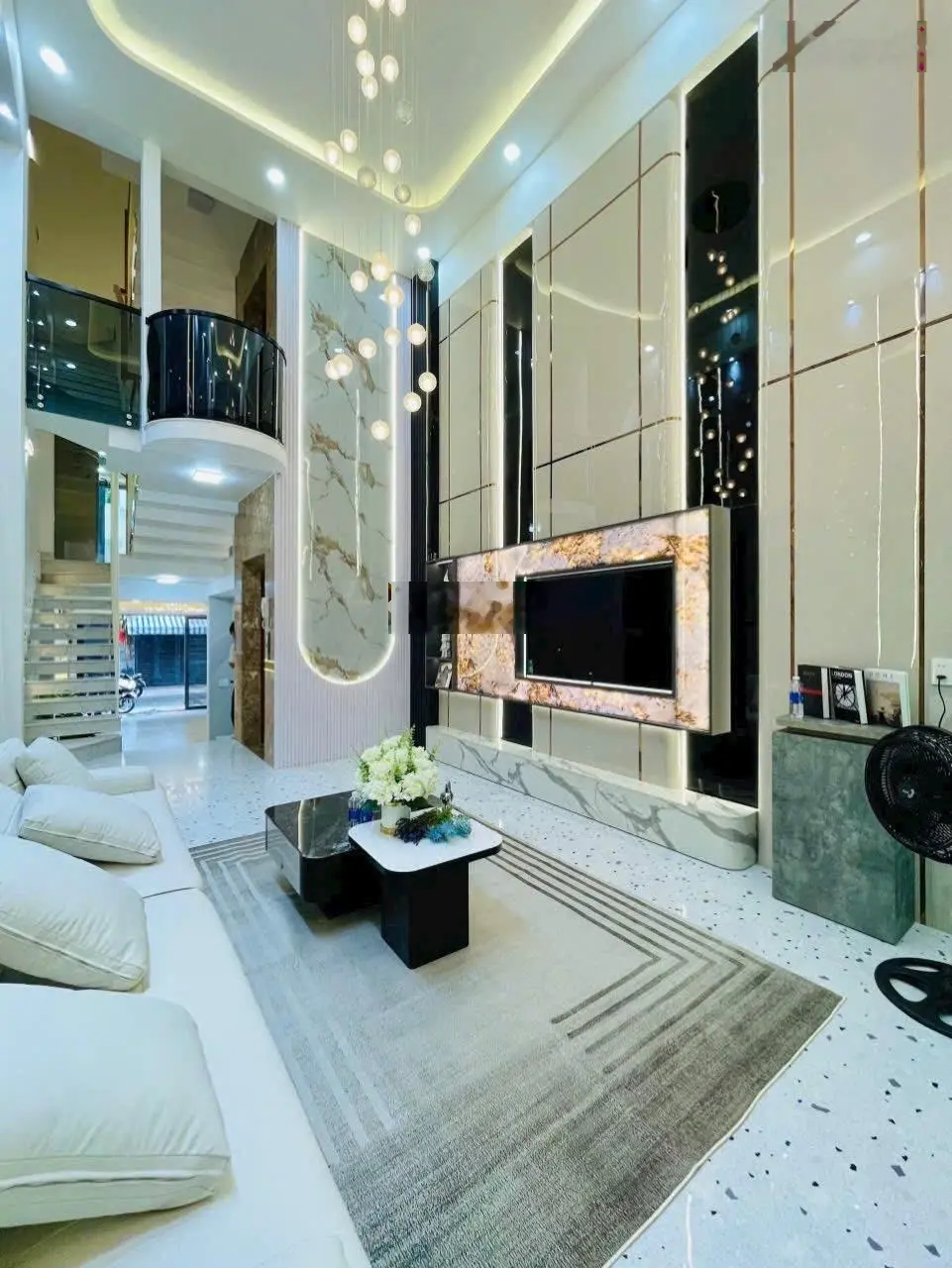 Bán nhà mới xây Hiệp Bình Chánh- đường 26- 54m2- 3 lầu- 4 phòng ngủ, hẻm xe hơi, pháp lý chuẩn