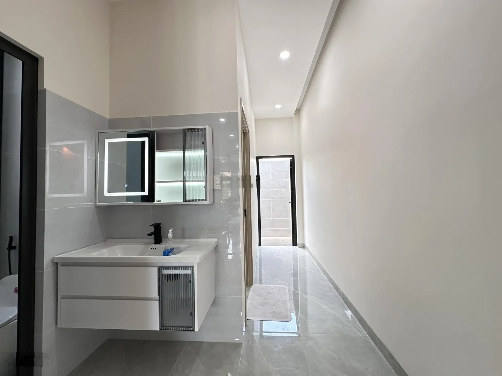 Bán nhà đẹp phường 5 nội thất cao cấp đường ô tô
