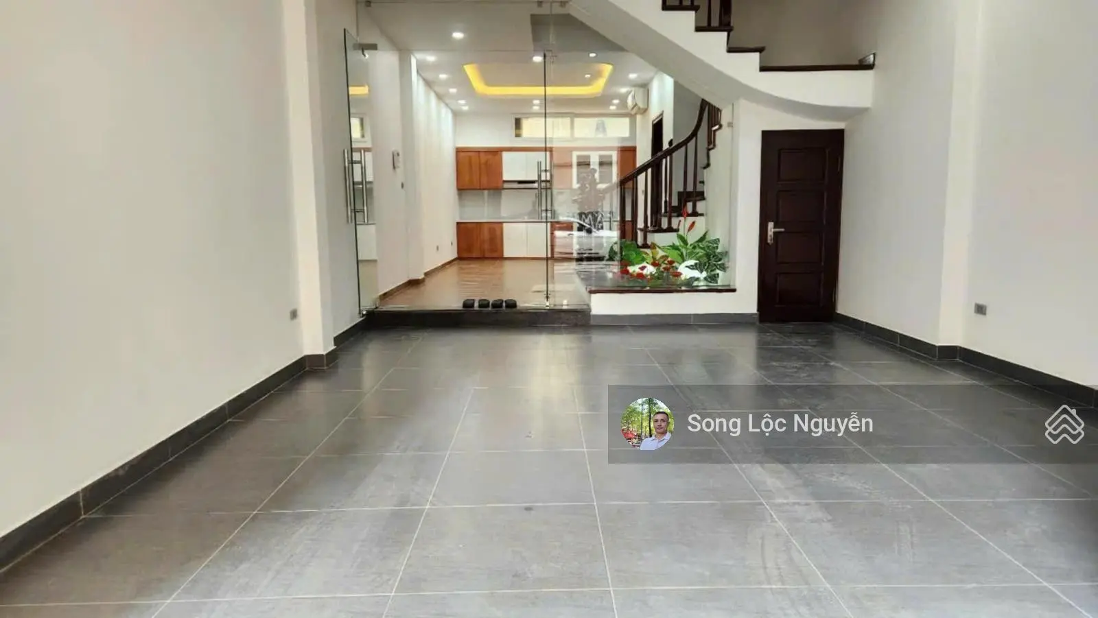 Nhà phân lô phố Dương Khuê, Cầu Giấy 60m2 6 tầng, giá chào 26,5 tỷ