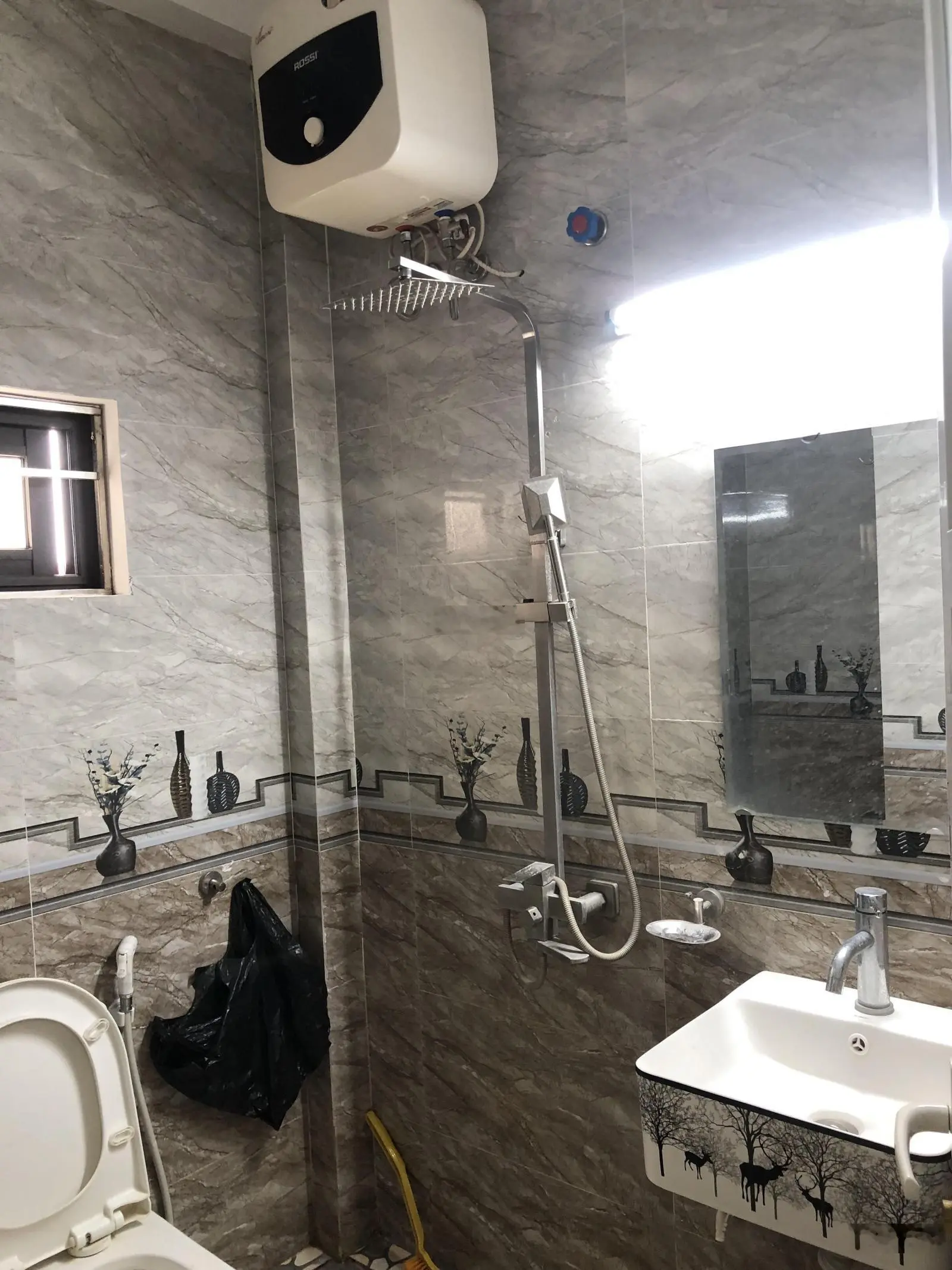 Bán gấp nhà riêng 6 PN, 4 WC tại Đường Tự Khoát cách oto 50m, Dt 40m2, Mặt tiền rộng, nở hậu