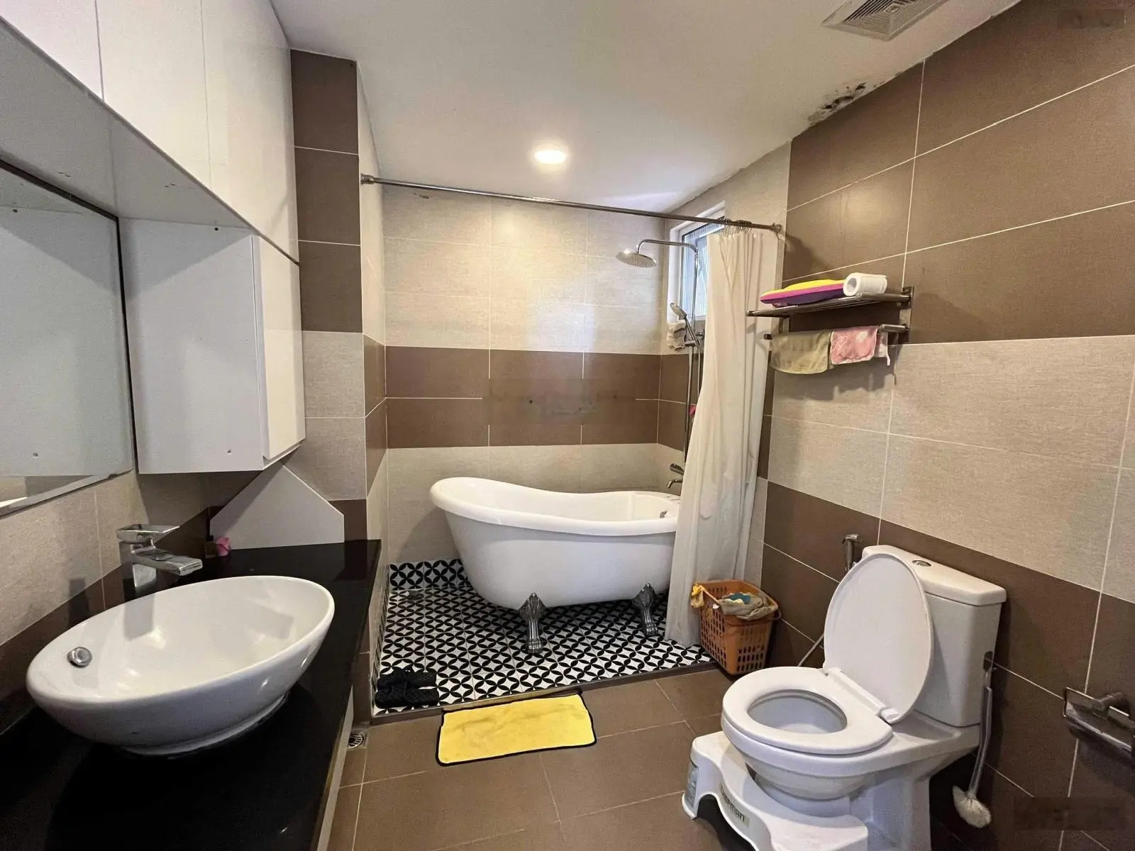 Chính chủ bán nhanh căn hộ 3PN, căn góc, 2 mặt thoáng, chung cư Berriver NO3 giá 6.8 tỷ. 0916 393 ***